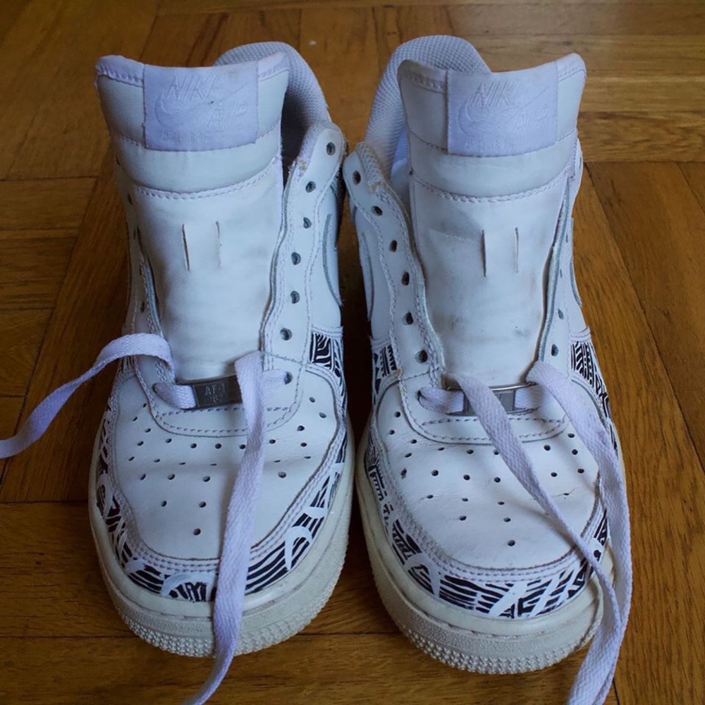 Nike Custom Hand Painted Air Force One Shoes - Picture 3 of 5